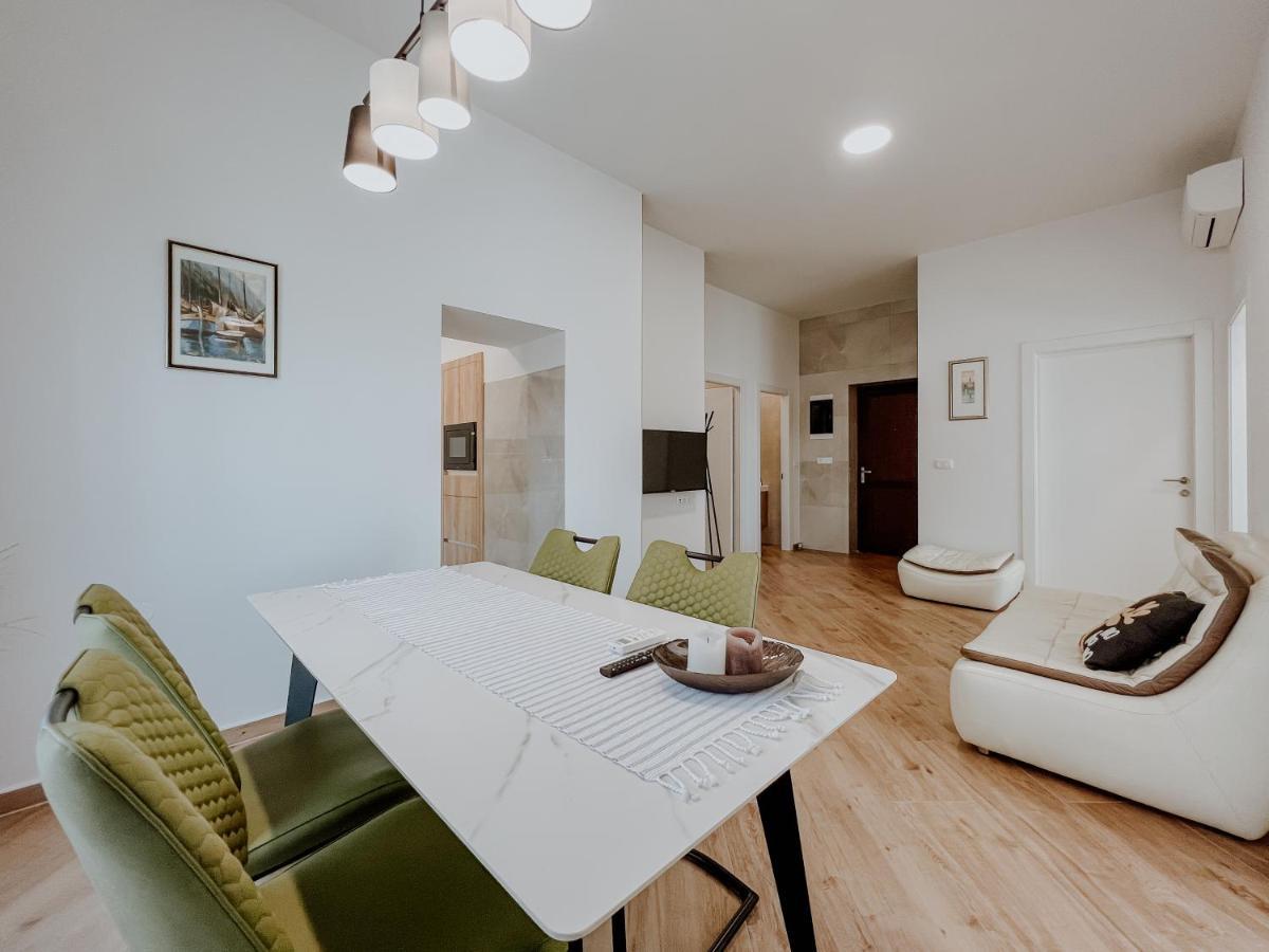 Apartment Papedoni Pula Bagian luar foto